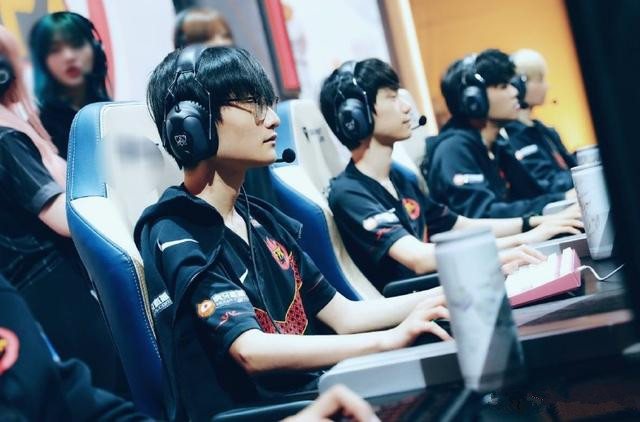 索然无味的胜利 FPX战胜GAM诞生新梗