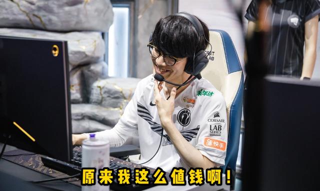 都成失信人了还硬撑？LPL俱乐部开天价挖TheShy，校长消息都没回