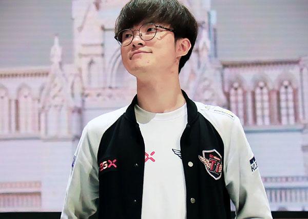 Faker将有替补？SKT明年采用十人阵容