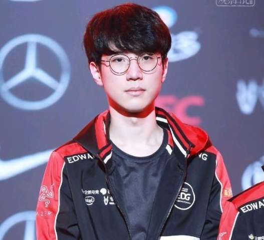 可能留队？Ray更改韩服ID加上EDG前缀