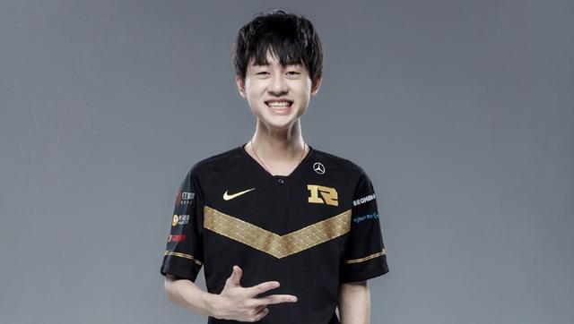 RNG小明欧服疯狂上分，单排20连胜没输过，网友：这也太强了吧