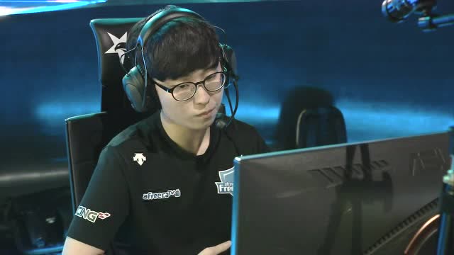[LCK19 夏]W3D5-AF vs GEN_01