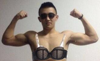 亮瞎眼:宣告晒肌肉 遭网友P图