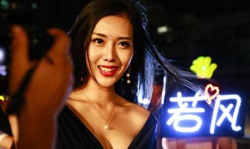 《超能电竞》 19岁超美分析师剧照