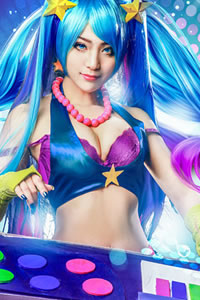 我用意念传达给您 电玩琴女COS
