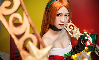 女版EZ身材真好！圣诞节女枪性感COS