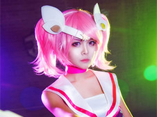 萌妹纸神还原魔法少女 清纯大眼萌翻你