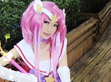 魔法少女甜美俏丽 光之化身大展萝莉本色