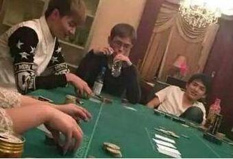 网传苏小妍和微笑分手，是因为微笑输了几十万？
