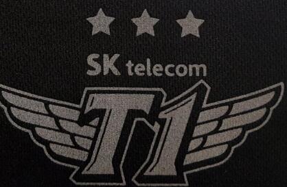 SKT筹备新队服 三冠标志五星绣上队服