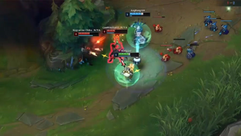 LOL：遇到这样的锤石，AD爽到不能呼吸，对面只想挂机