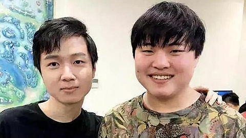 神超采访谈老皇族：Uzi是亚军最大功臣