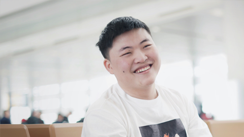 RNG与Uzi成功续约 迎来自己第八个赛季