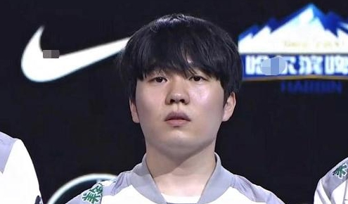 艰难战胜VG JKL和Rookie通宵练习英雄