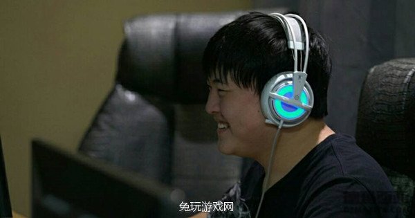 全明星集训趣事：韦神辅助套路Uzi