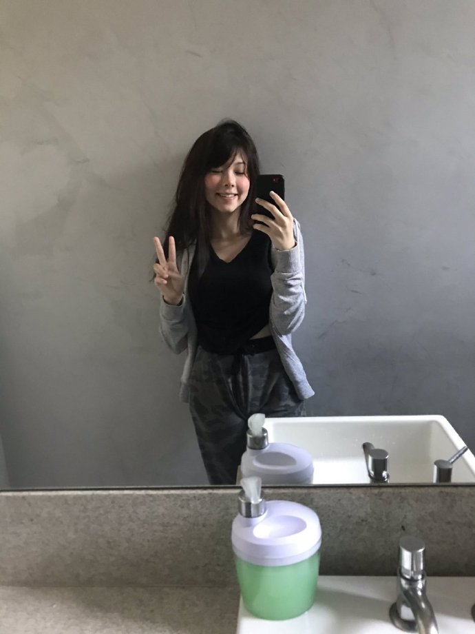 《LOL》巴西战队赛中启用日裔小姐姐 王者实力人还美