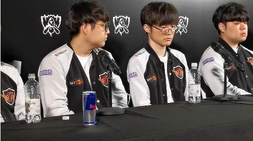 笑笑谈UZI和Faker：我内心很尊重他们