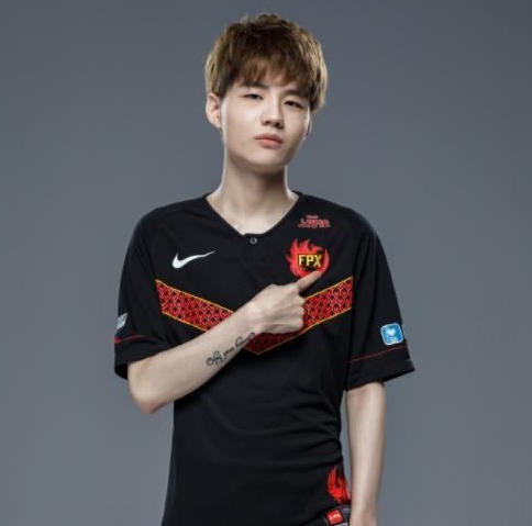 <a href=/bisai/lck/ target=_blank class=infotextkey>LCK</a>解说评价刘青松：仿佛现役的Madlife