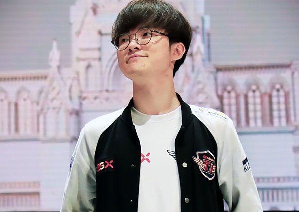 心疼岳伦 faker采访表示：<a href=/yingxiong/zed/ target=_blank class=infotextkey>劫</a>是我的成名英雄