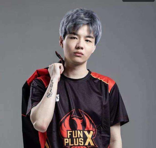 FPX晋级决赛，Crsip刘青松一战成名，机器人和ming的差距太真实