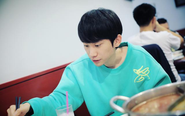 S9八强赛各项数据之最，IG战队JackeyLove杀疯了，拿下两项第一