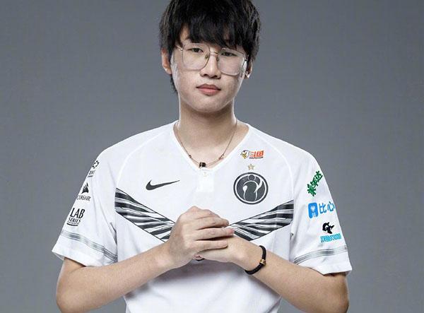 宁王成功冲上欧服王者 练习的<a href=/yingxiong/ target=_blank class=infotextkey>英雄</a> 却令人感到不可思议