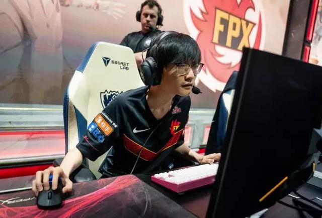 Reddit网友热议FPX夺冠：中国<a href=/zhiye/daye/ target=_blank class=infotextkey>打野</a>是不是一到世界赛就疯了？