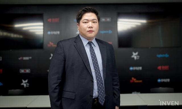 金晶洙监督：目前距离冠军还有距离，目标是夏季赛冠军和世界赛