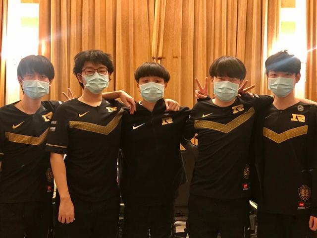 RNG vs OMG深度前瞻：拿下首胜气势如虹，强力双C哪边更胜一筹